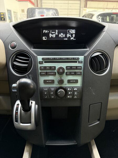 Vehicle image 24