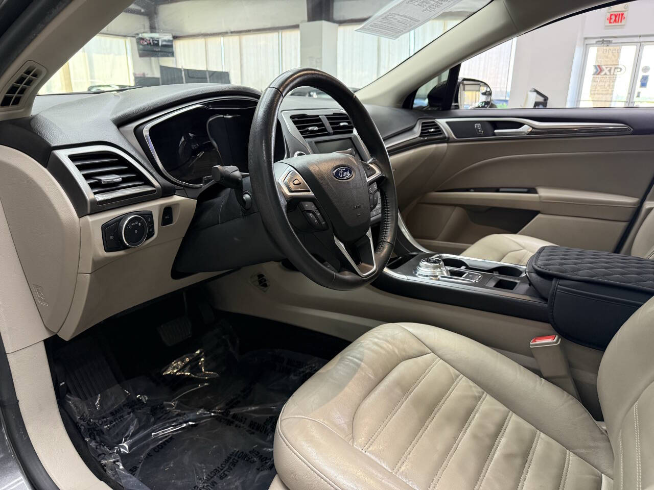 Vehicle image 18