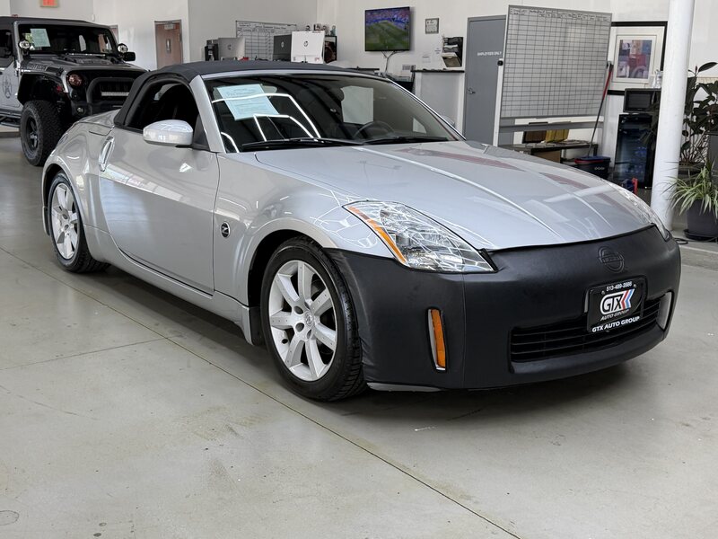 2004 NISSAN 350Z