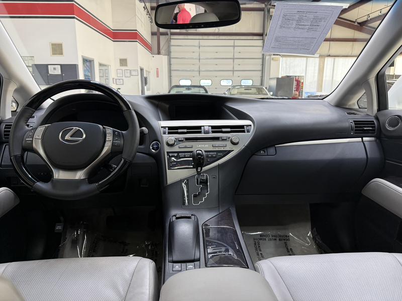 Vehicle image 14