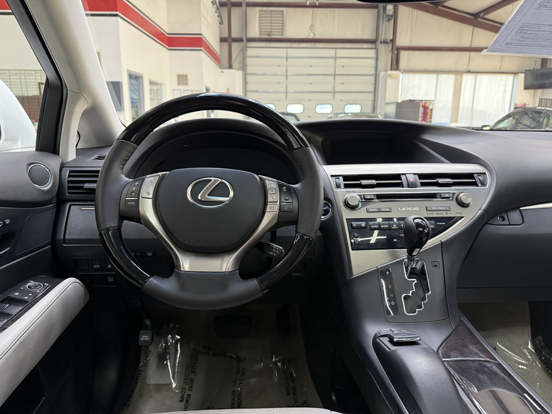 Vehicle image 15