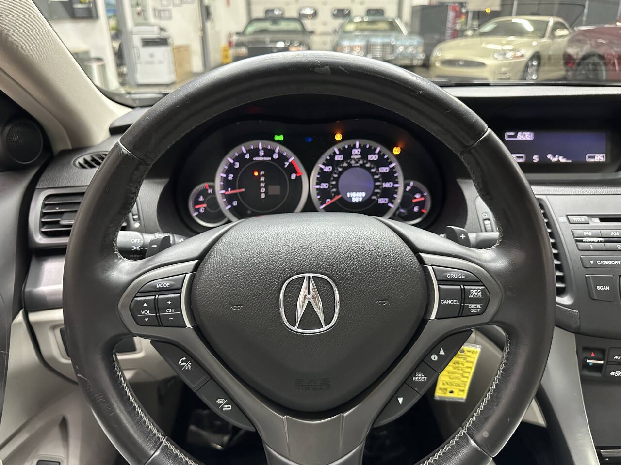 Vehicle image 18