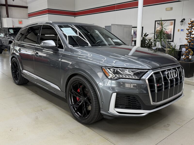 2022 AUDI SQ7