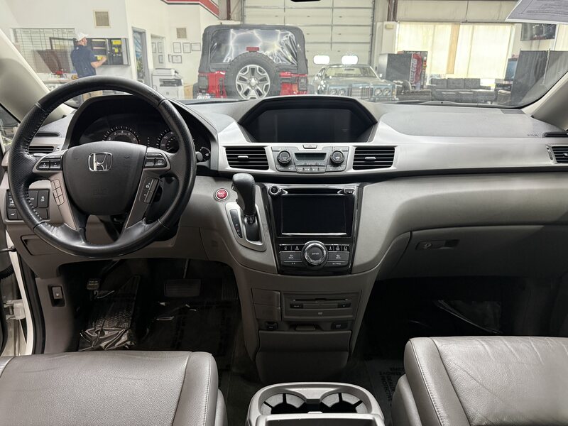 Vehicle image 17