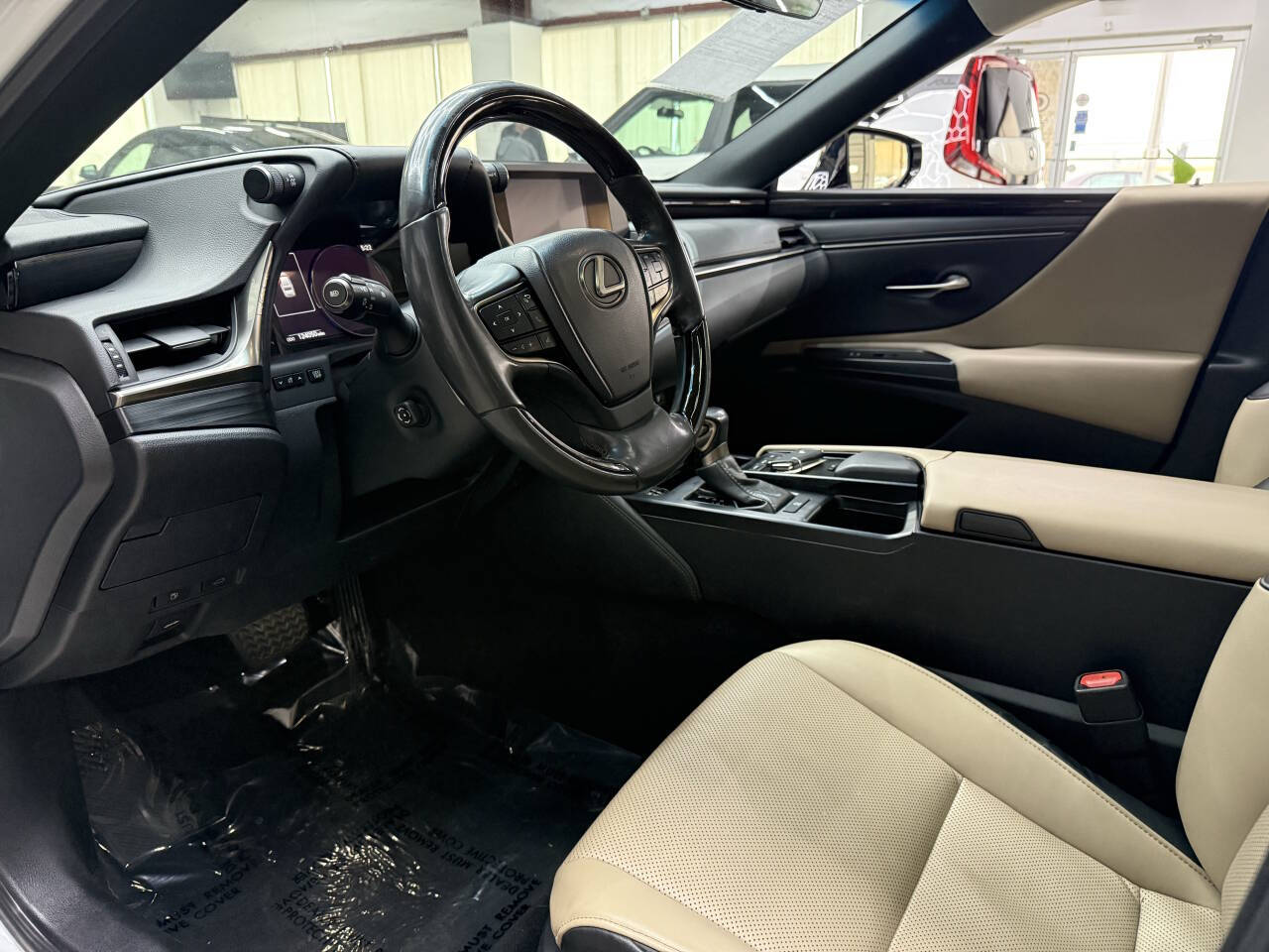 Vehicle image 18