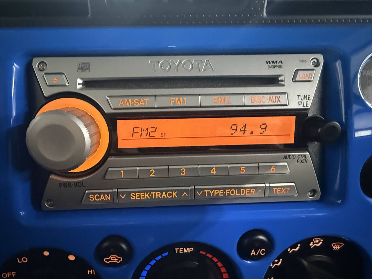 Vehicle image 26