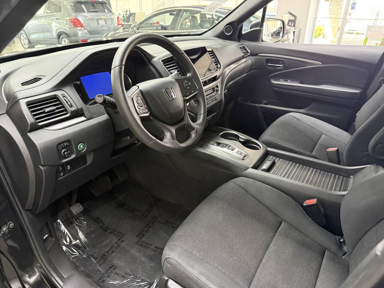 Vehicle image 18