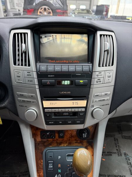 Vehicle image 26