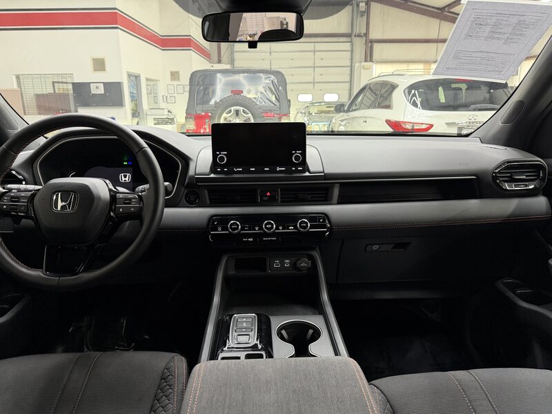 Vehicle image 19