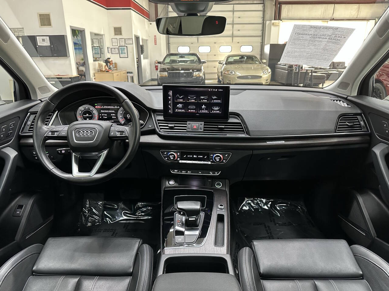 Vehicle image 17