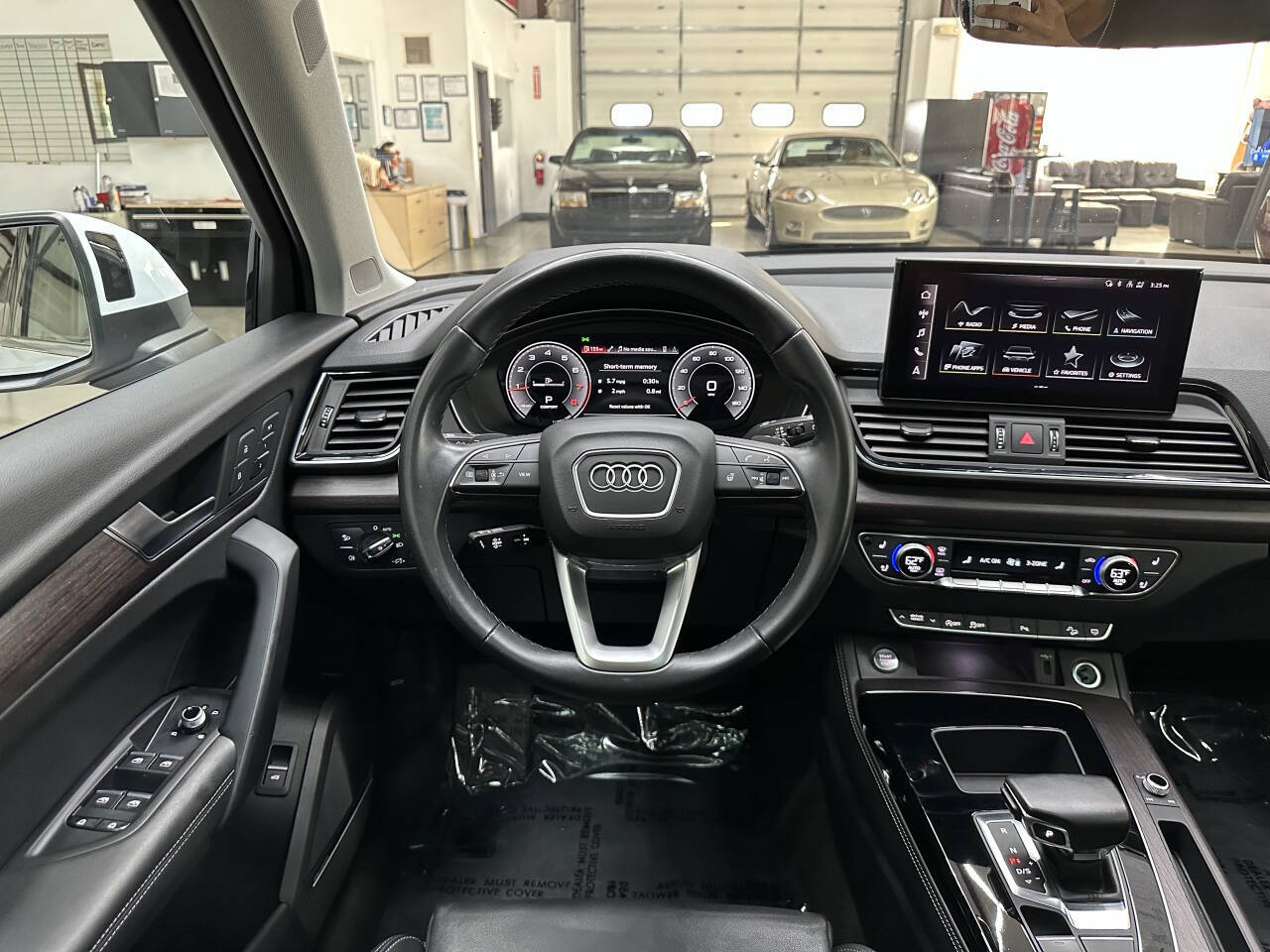 Vehicle image 18