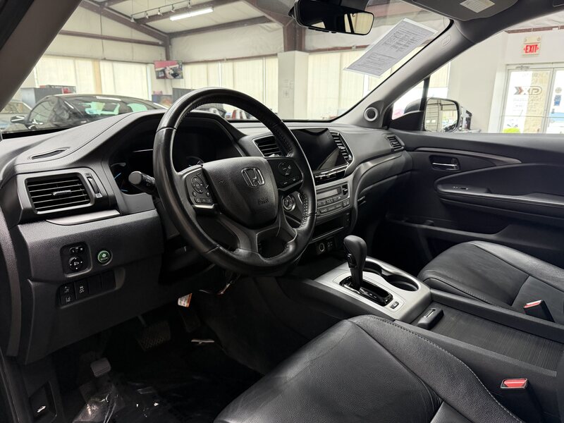 Vehicle image 18