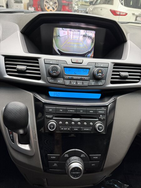 Vehicle image 25
