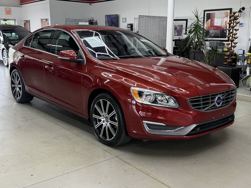 2016 VOLVO S60