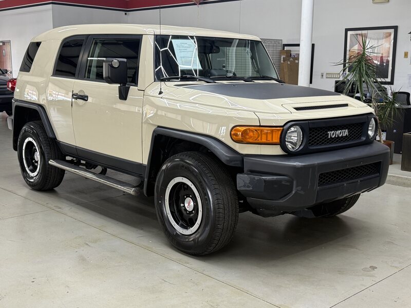 2010 TOYOTA FJ CRUISER
