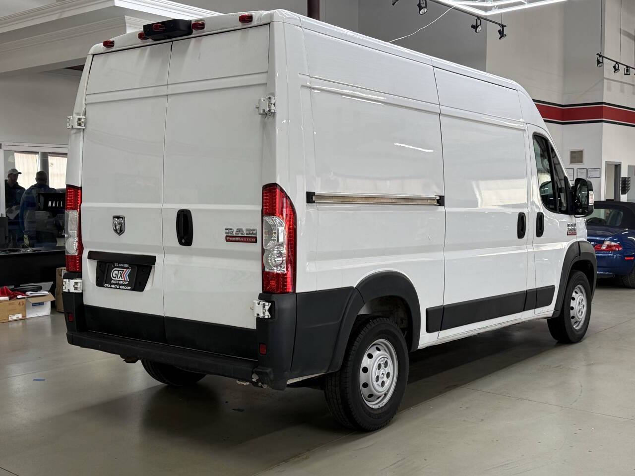 Vehicle image 5