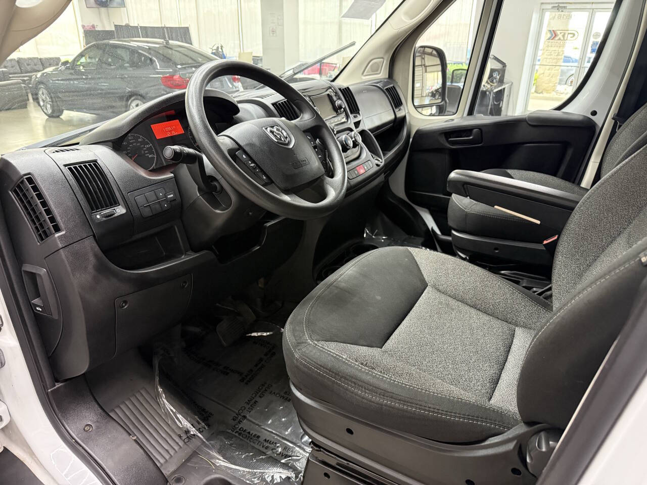 Vehicle image 16