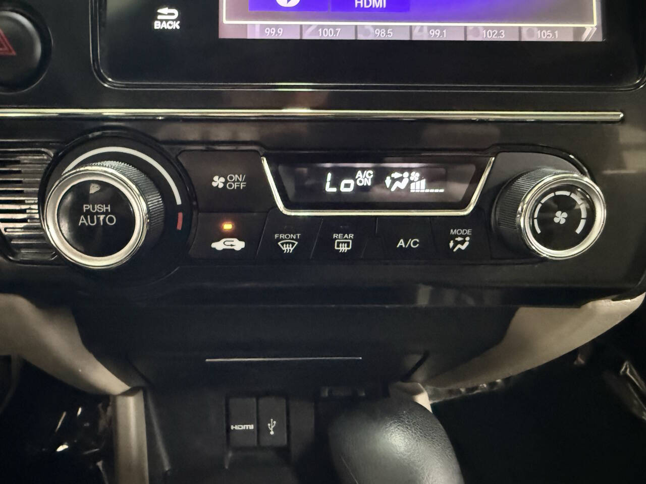 Vehicle image 28