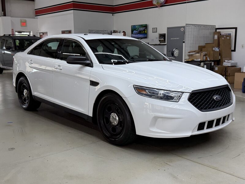 2016 Ford Taurus's photo