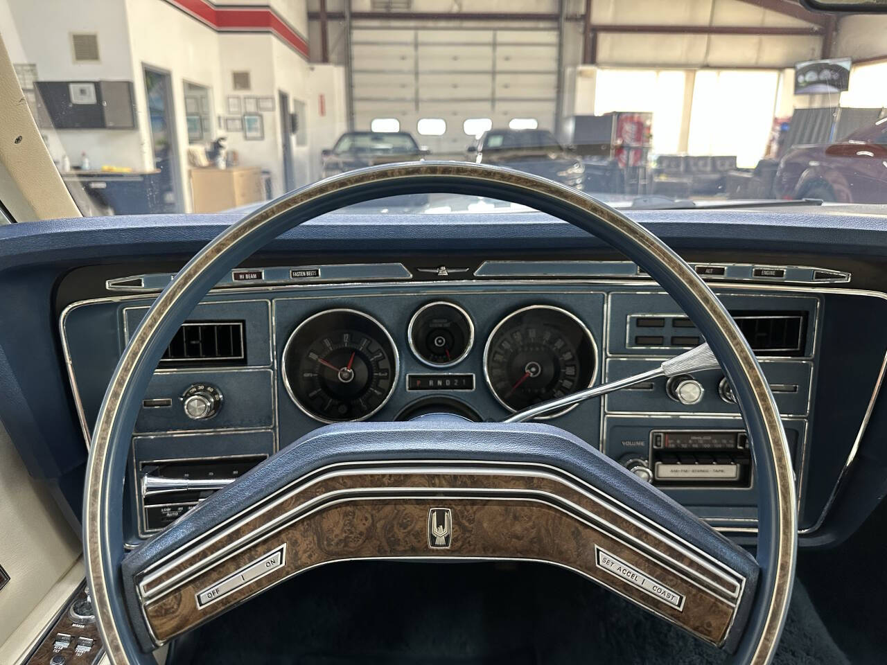 Vehicle image 17