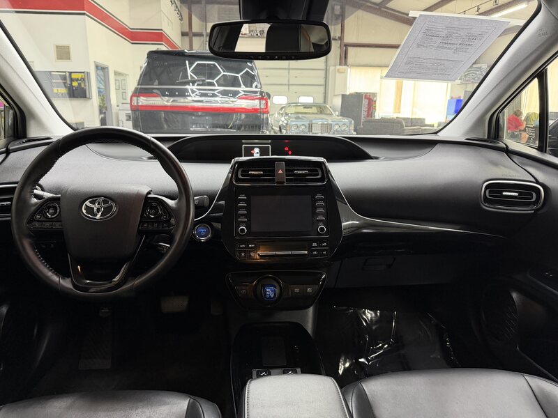 Vehicle image 18