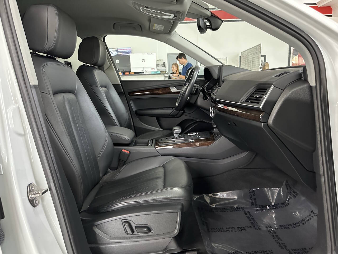 Vehicle image 16