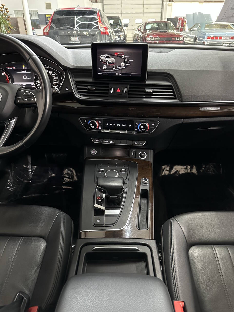 Vehicle image 25