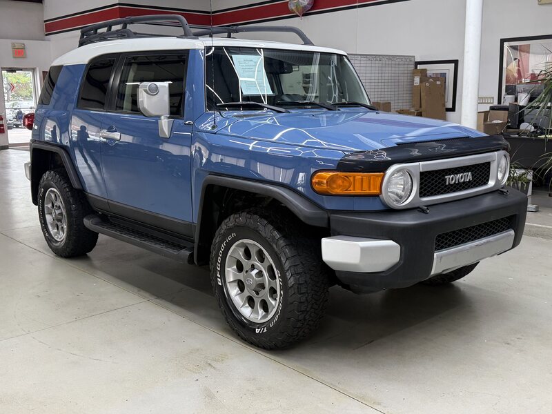 2012 TOYOTA FJ CRUISER
