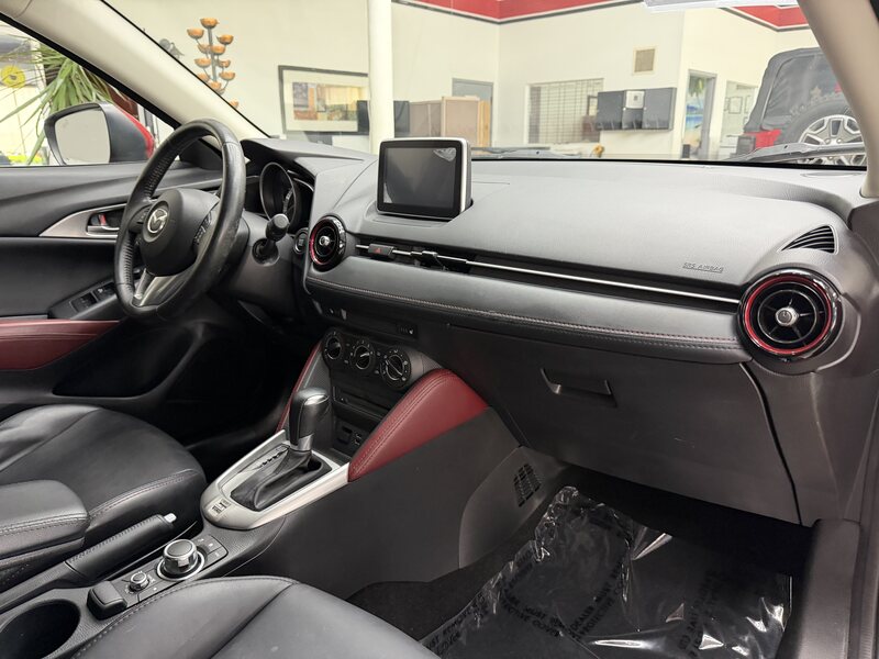 Vehicle image 17
