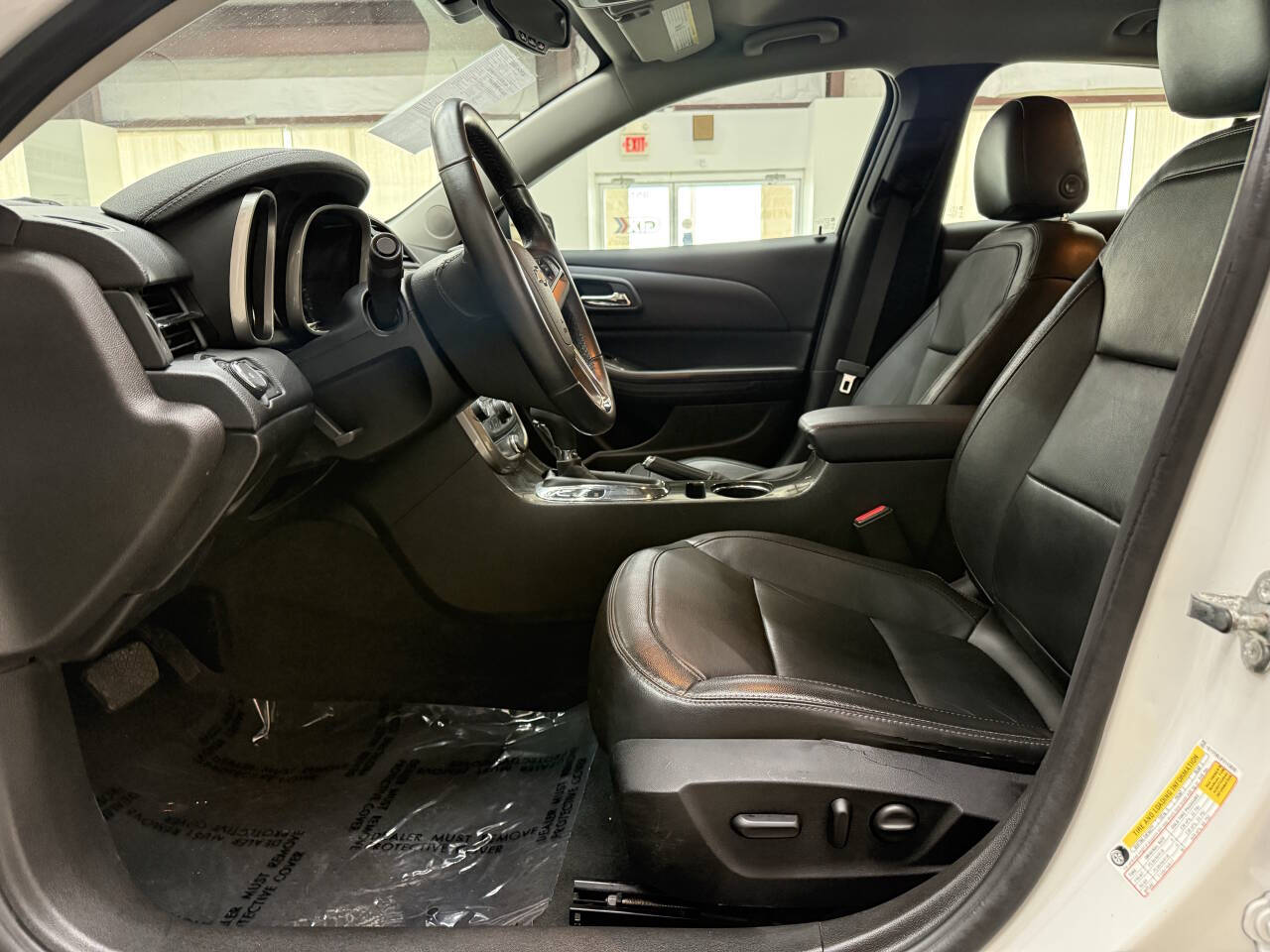 Vehicle image 10