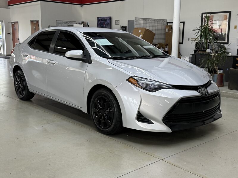 Vehicle image 0