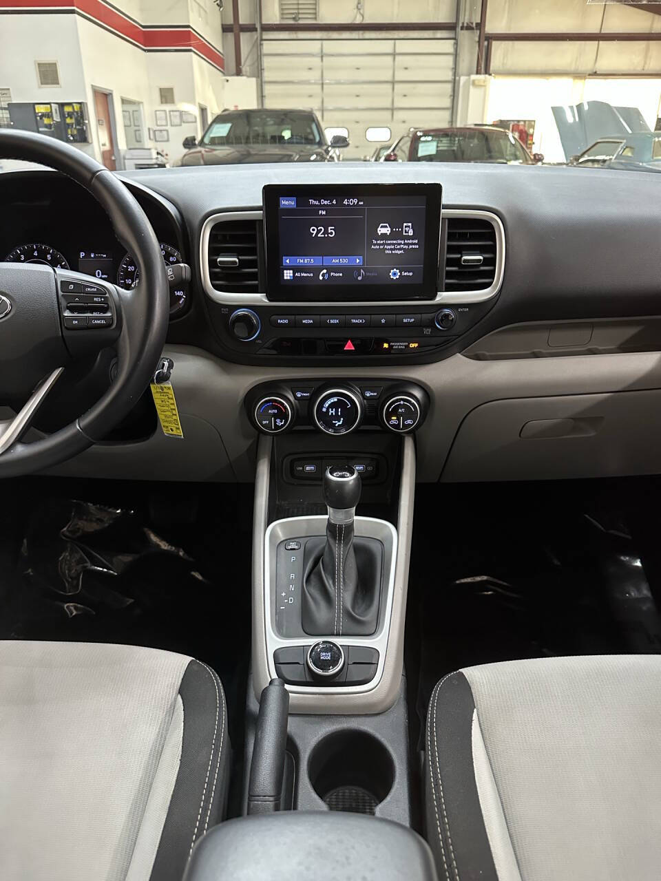 Vehicle image 25