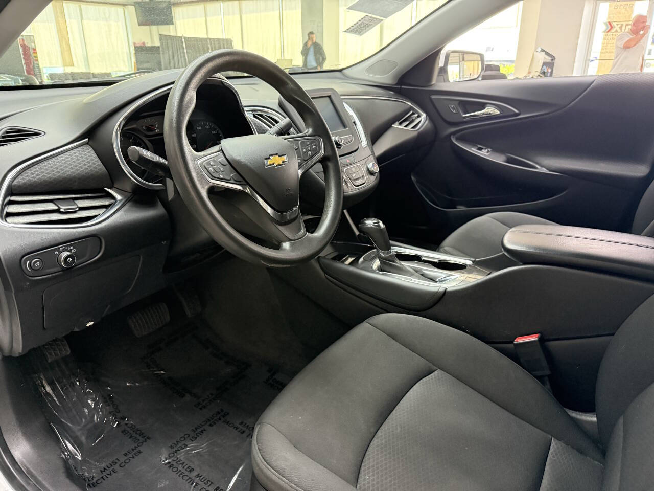 Vehicle image 16