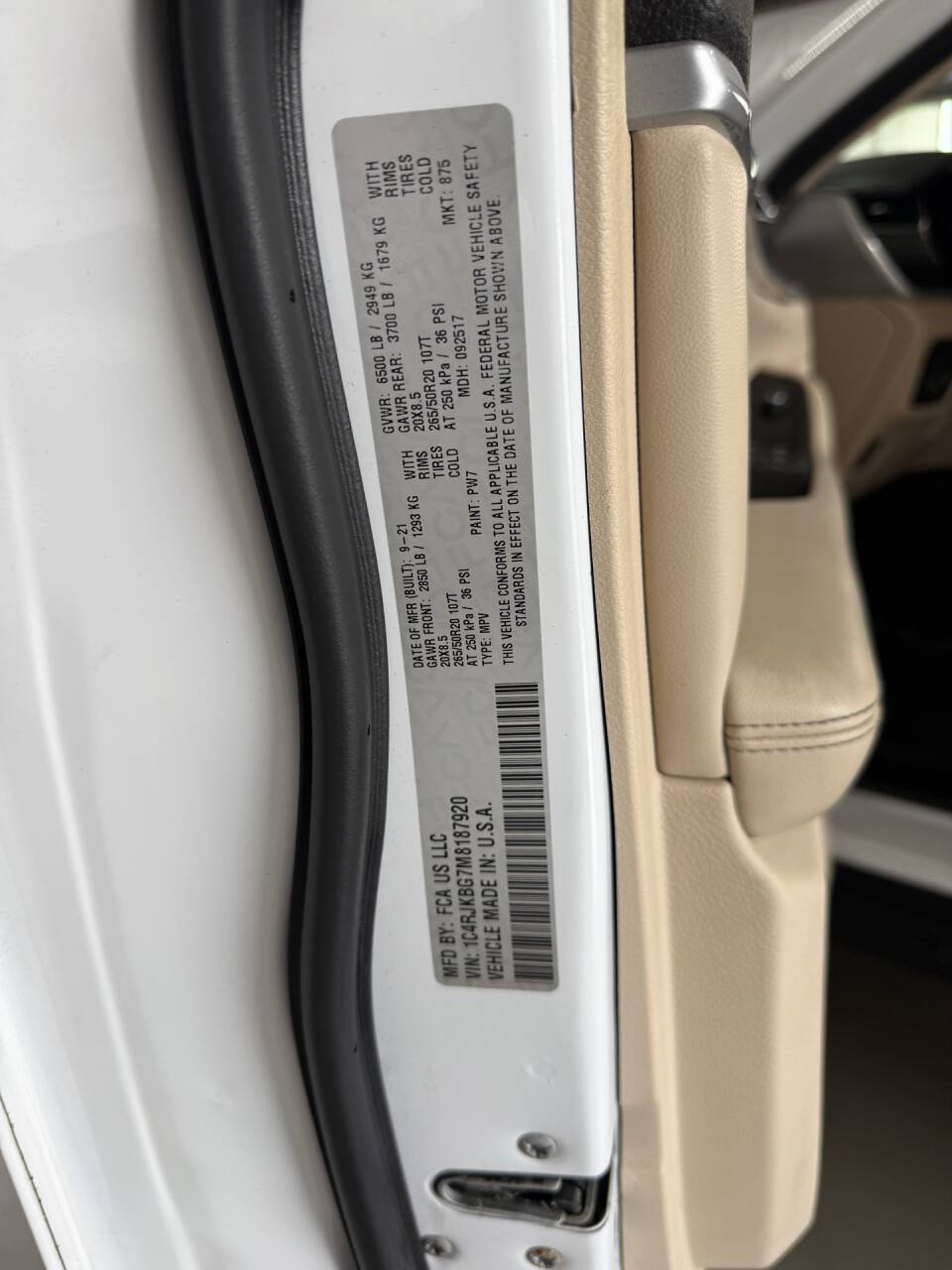 Vehicle image 32