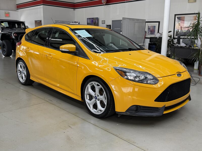 2013 Ford Focus 5 Door Hatch ST's photo