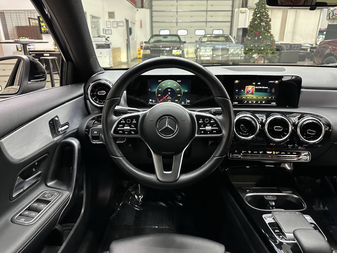 Vehicle image 18