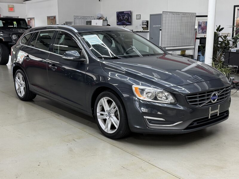 2015 VOLVO V60