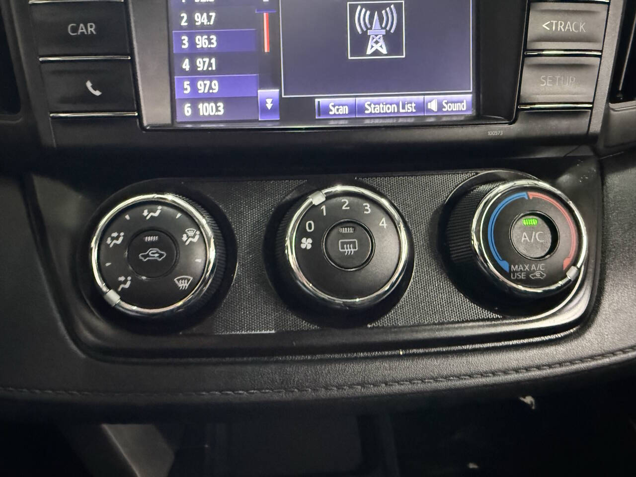 Vehicle image 28