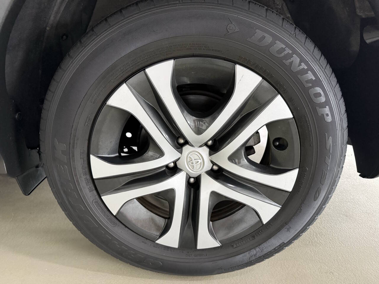 Vehicle image 30