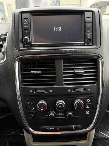 Vehicle image 25