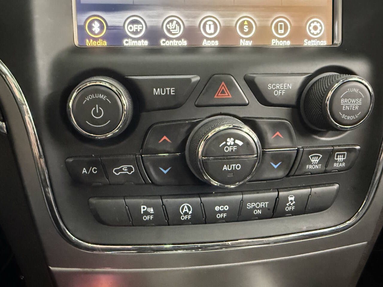 Vehicle image 27