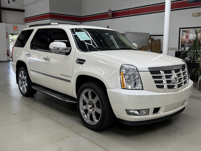 2009 CADILLAC ESCALADE LUXURY