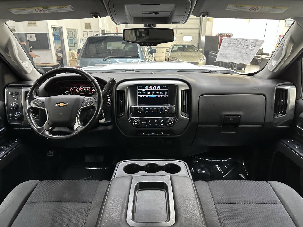 Vehicle image 17