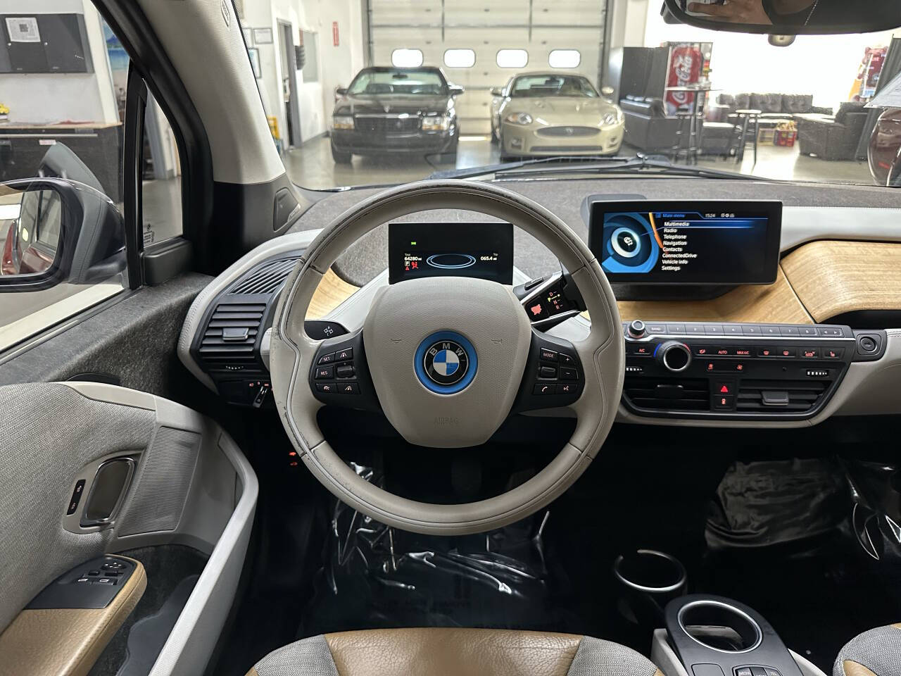 Vehicle image 18