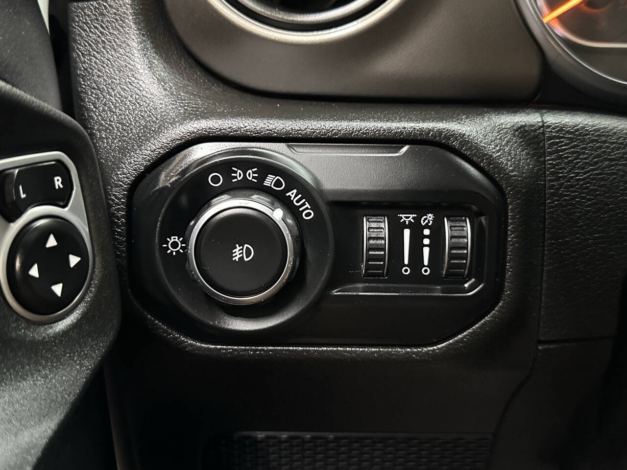 Vehicle image 24