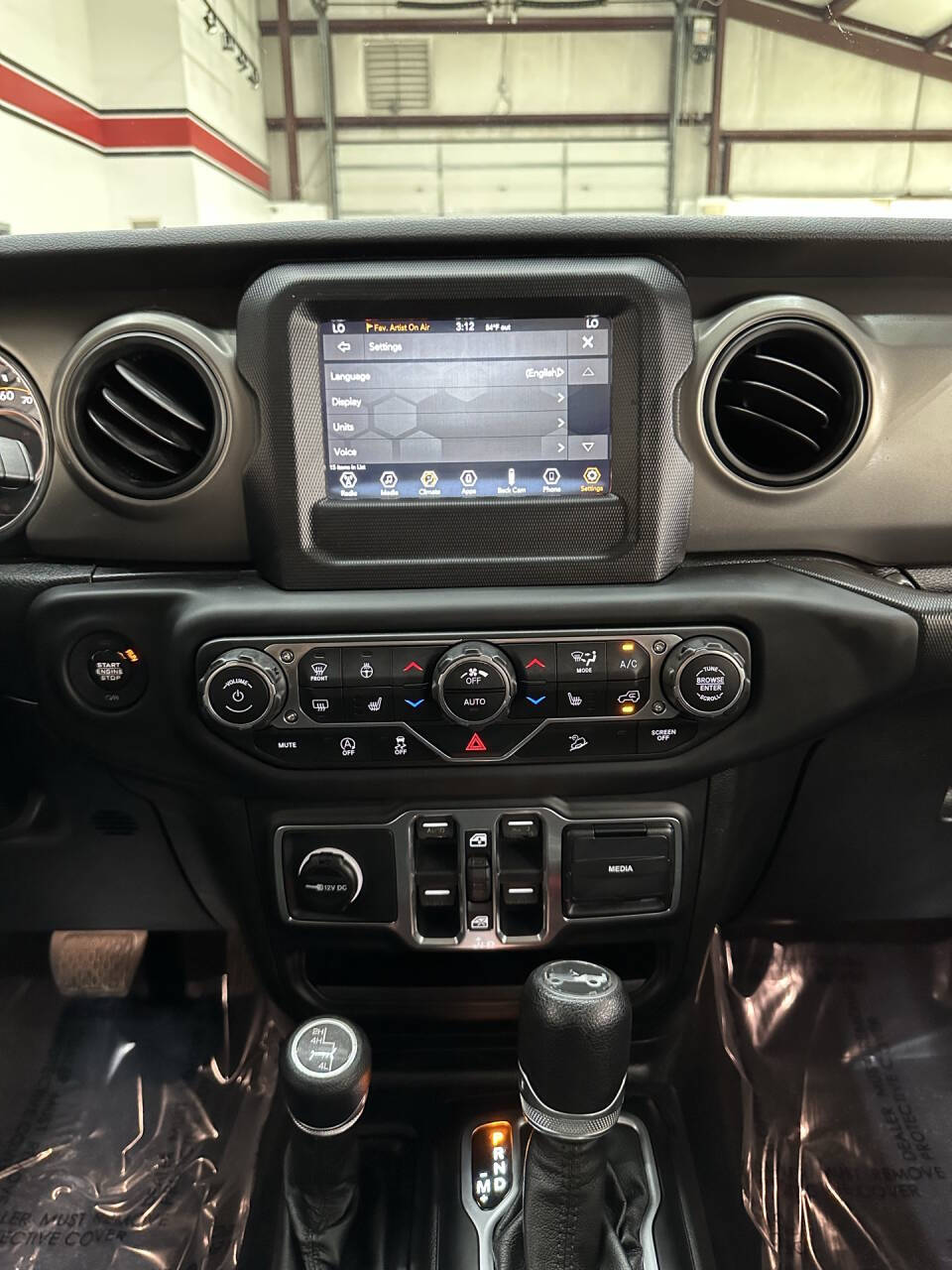 Vehicle image 27