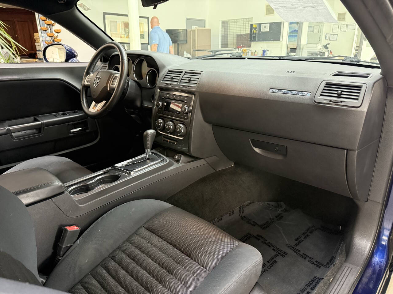 Vehicle image 16