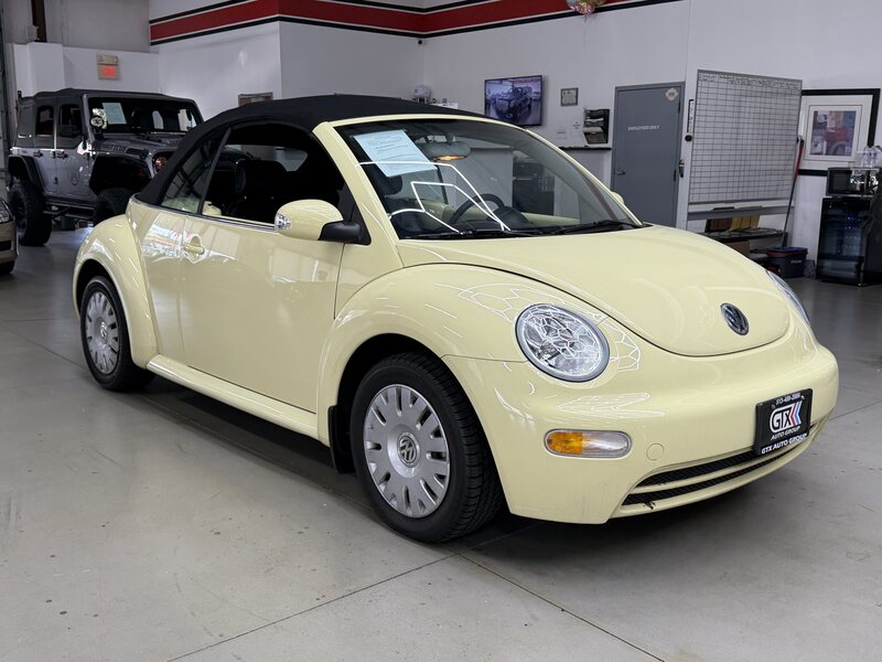 2005 VOLKSWAGEN NEW BEETLE