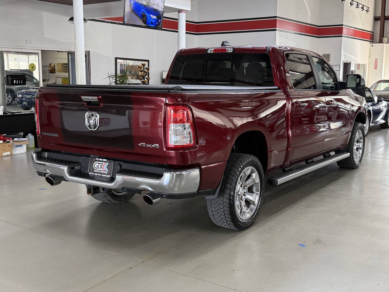 Vehicle image 4