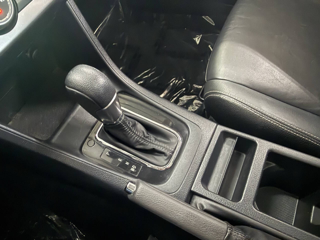 Vehicle image 27